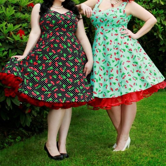 Cherry Velvet - Doris Dress - Picture 13 of 13